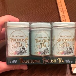 New English Teas set of 3 small tins